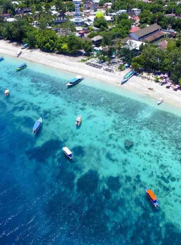 Nikmati Paket Tour Lombok 4D3N dengan pantai indah, budaya unik, dan destinasi populer dalam 4 hari 3 malam.