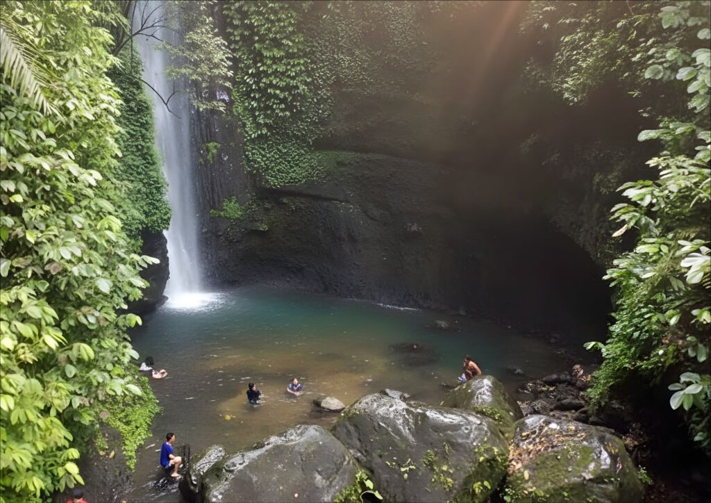 air terjun jeruk manis lombok