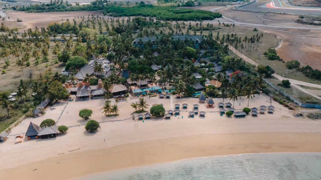 novotel resort & villa hotel terbaik di kuta lombok