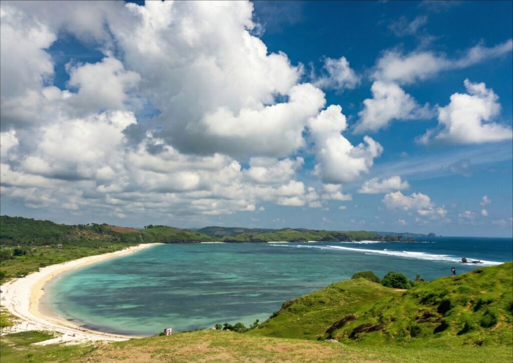 surfing di pantai seger kuta lombok