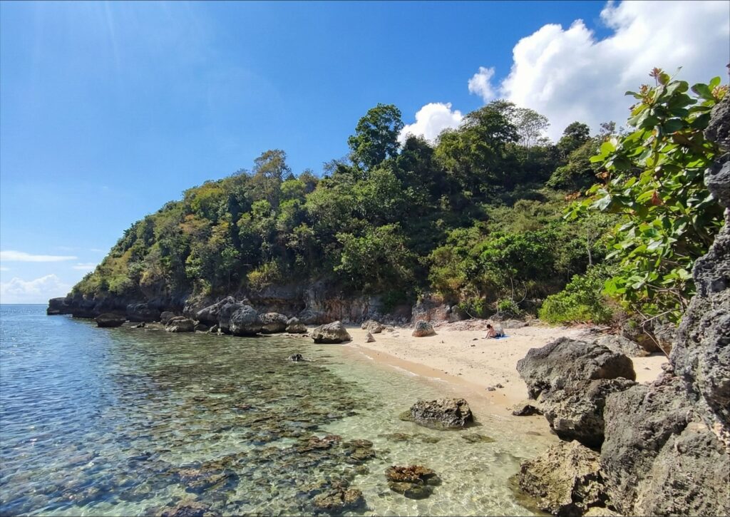 Pantai di Sumbawa Besar Sandro Pole