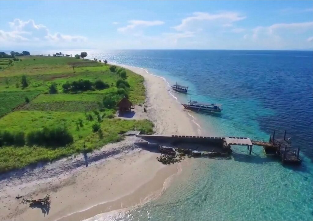 Pemandangan pantai Gili Bidara Lombok Timur
