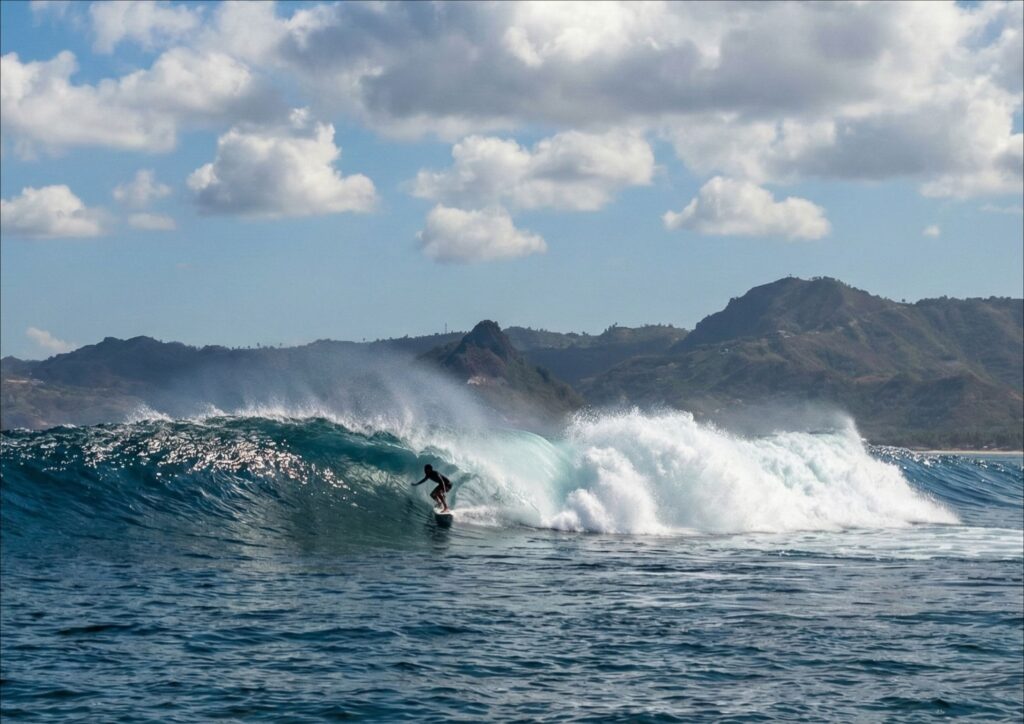 surfing point pantai mawi