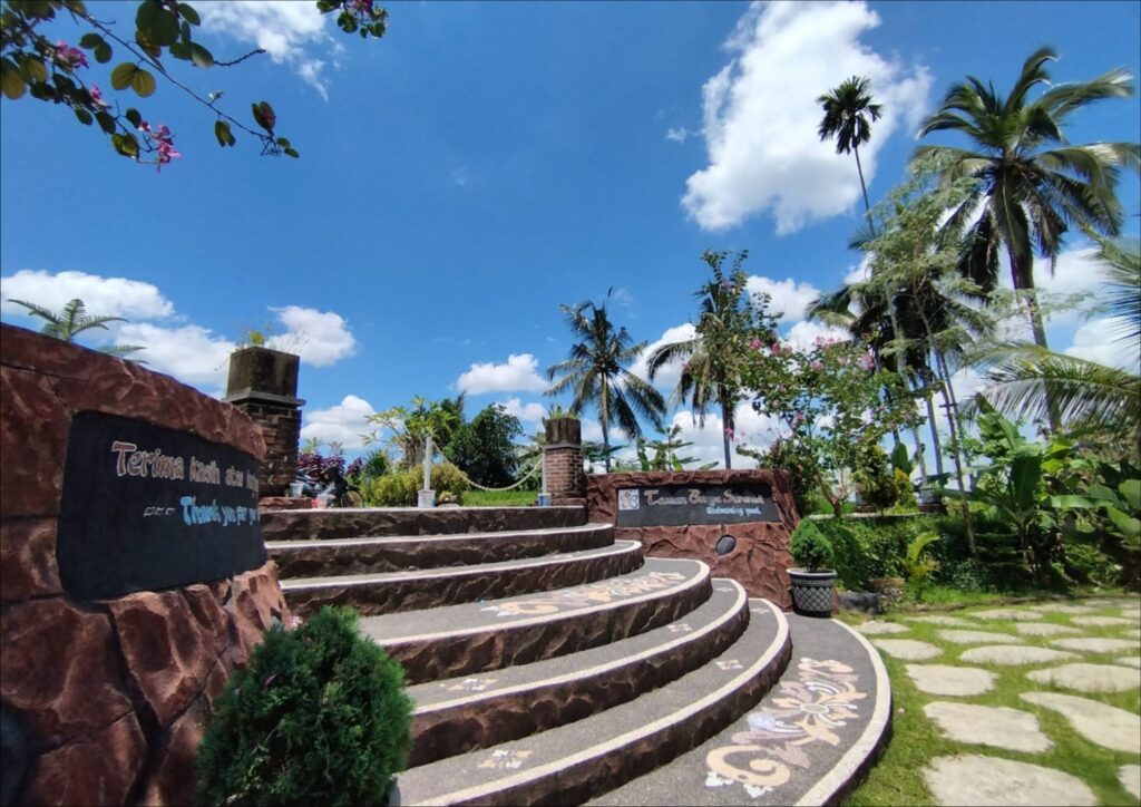 Taman Bunga Suranadi