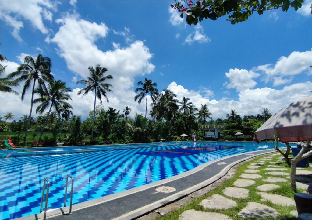 kolam mata air Taman Bunga Suranadi