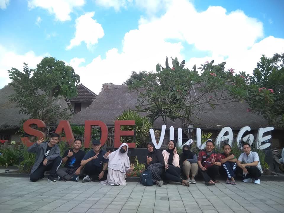 Dusun Adat Sade